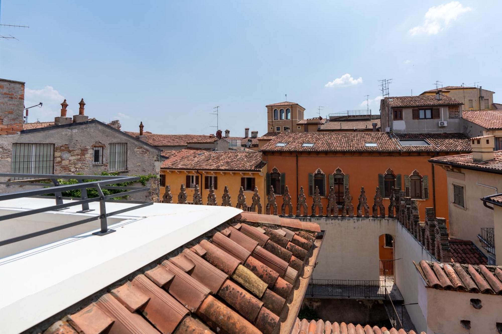 Aparthotel Palazzo Delle Guglie - Residenze Verona Exteriér fotografie